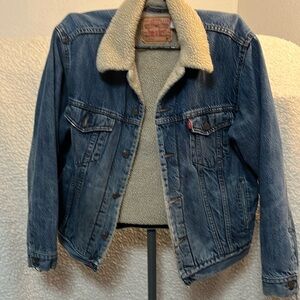 Levi Strauss  Men’s Heavy Sherpa Lined denim jean jacket